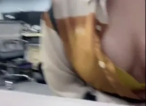 남자화장실 만취녀 이걸 우째..