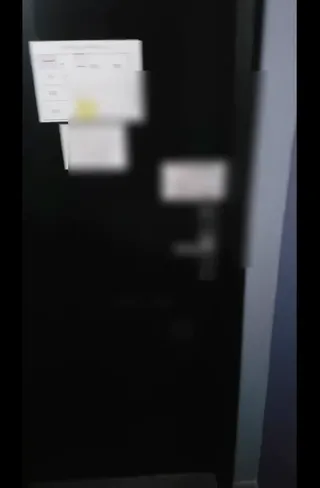 구형 안드로이드 폰으로 열심히 영상 남기는 커플 2