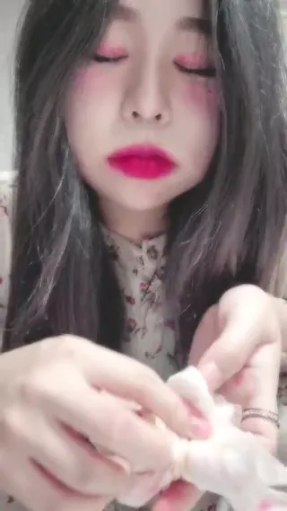 틱톡커 수팔이 보지까지 까버리고 자위하는 라이브 1