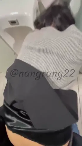 남자 화장실 급섹스