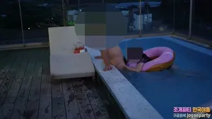 한국커플 풀빌라 팬션 수영장 야외섹스