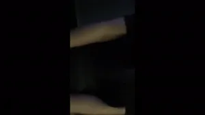 룸카페에서 분수터지는 여친
