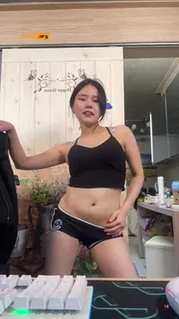 아프 20살 신입 젖꼭지 노출 .