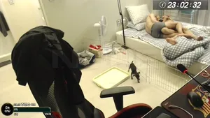 BJ 삐딱이 방송 켜진줄(.) 모르고 떡치는 영상 송출됨 !!