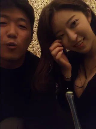왕가슴 업소녀가 똥꼬도 보여주는 전설의 성방 로쿠데나시 업스케일링