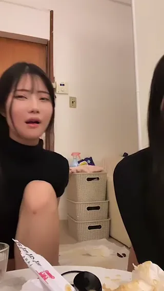 한번도 풀린적 없는 윤공주 김소은 합방 원본영상
