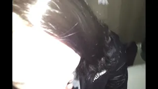노스페이스 패딩커플 화장실에서