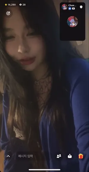 육봉으로 피리 부는 중
