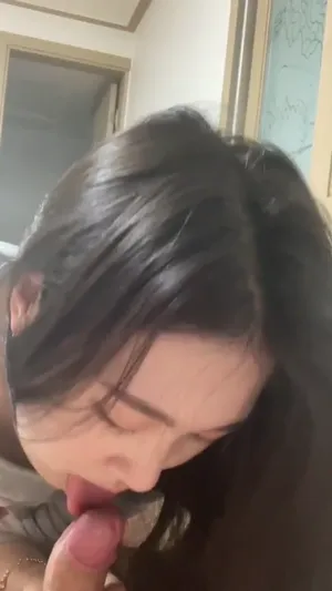 친구랑 헤어진 여자친구랑 모텔에서