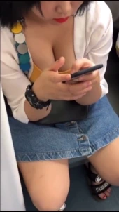 신작 ✨ 지하철 업스 2명+가슴골 5V 특 왕가슴녀